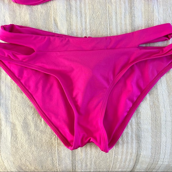 SOLD! Becca Bikini Set M - Picture 4 of 8
